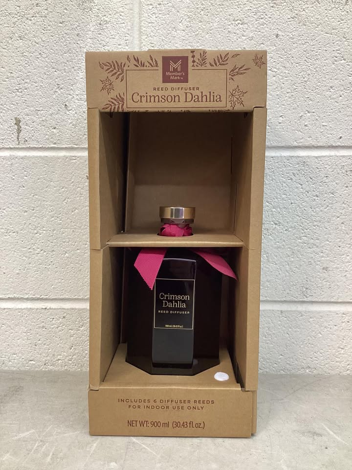 Member's Mark Harvest Glass Diffuser, 900ml, Crimson Dahlia