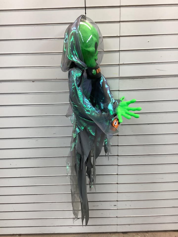 Hyde and Eek Alien Ghoul 5ft Hanging Decoration with Light and Sound