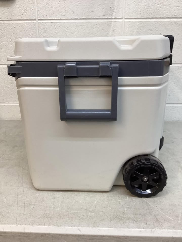Igloo Bone White and Gray 60-Quart Sunset Roller Cooler