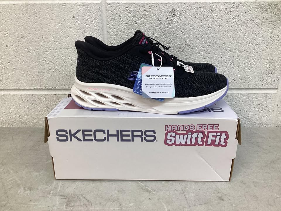 Skechers Women's Swift Fit Sneaker, Size 7