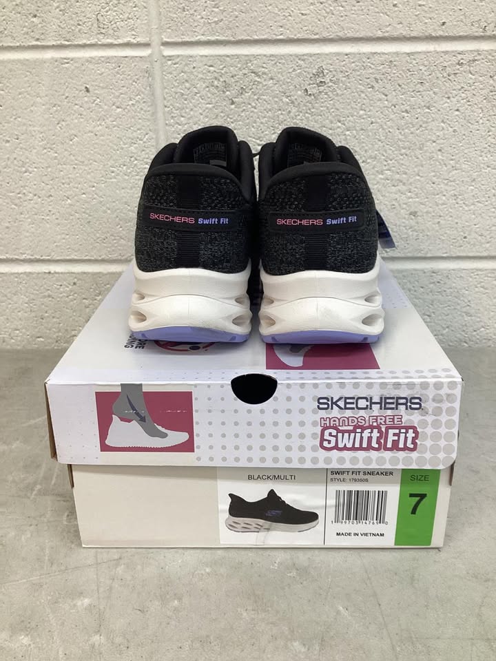 Skechers Women's Swift Fit Sneaker, Size 7