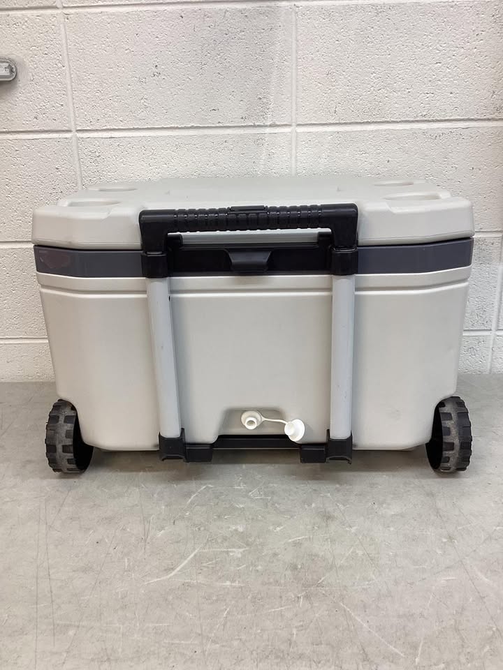 Igloo Bone White and Gray 60-Quart Sunset Roller Cooler