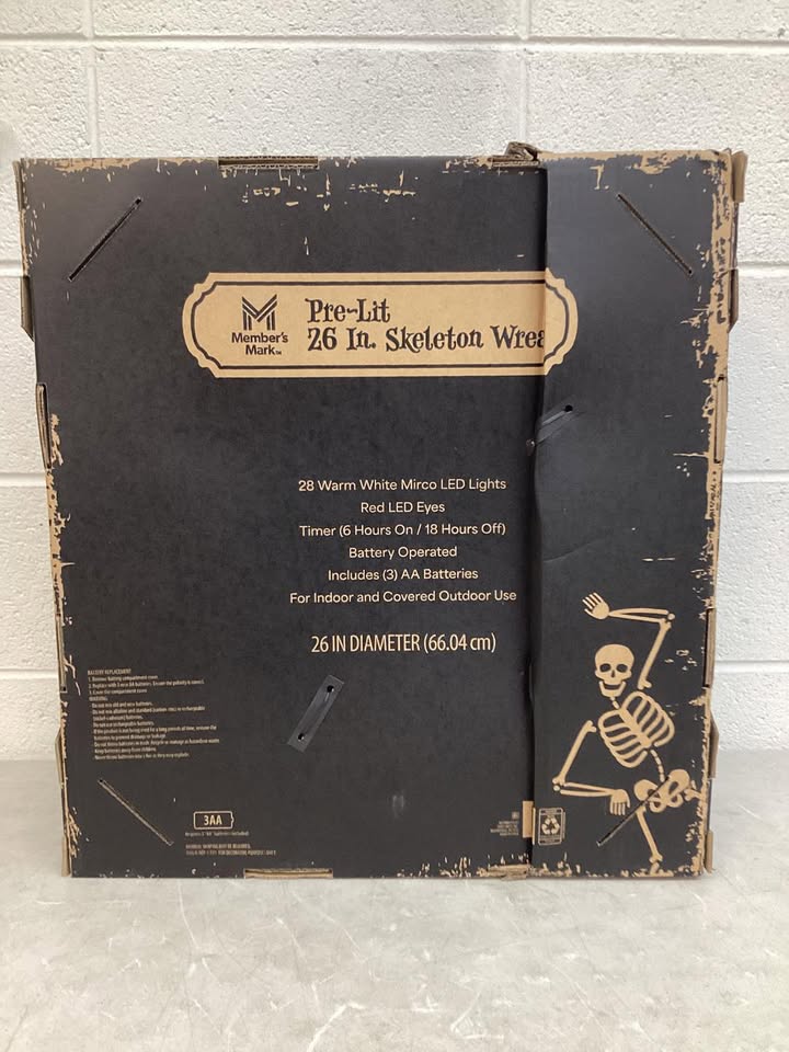 Member's Mark 26" Pre-Lit Skeleton Wreath