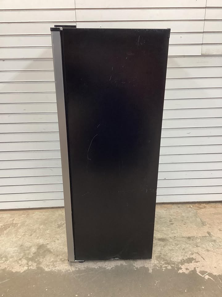 Frigidaire 7.0 cu. ft. Upright Convertible Fridge/Freezer