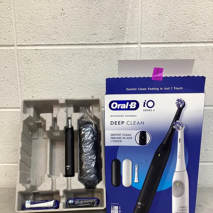 Oral-B iO Series 2 Electric Toothbrush Night Black 3 Brush Heads