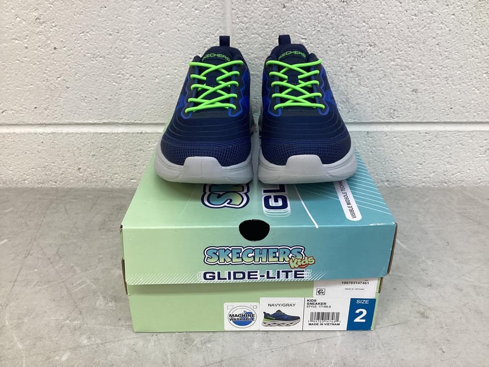 Skechers Boys Hands Free Swift Fit Flex Glide Sneaker, Size 2