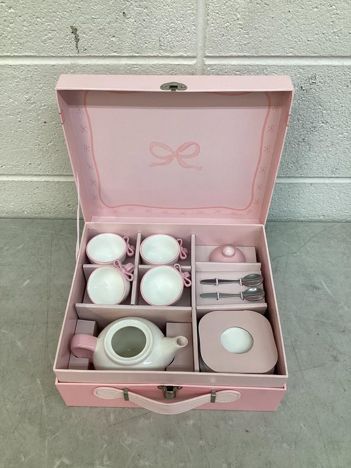 Member's Mark Porcelain Tea Set, 14 pc.