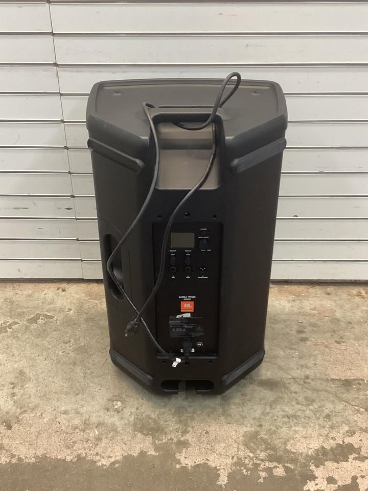 Lightly Used JBL EON715 15" 1,300W Powered Loudspeaker