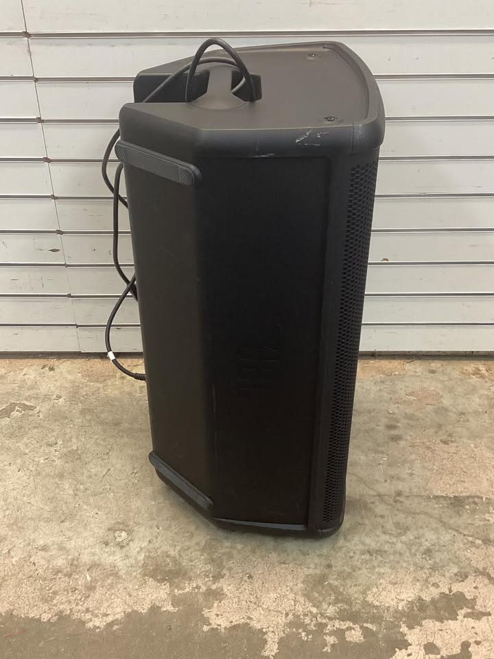 Lightly Used JBL EON715 15" 1,300W Powered Loudspeaker