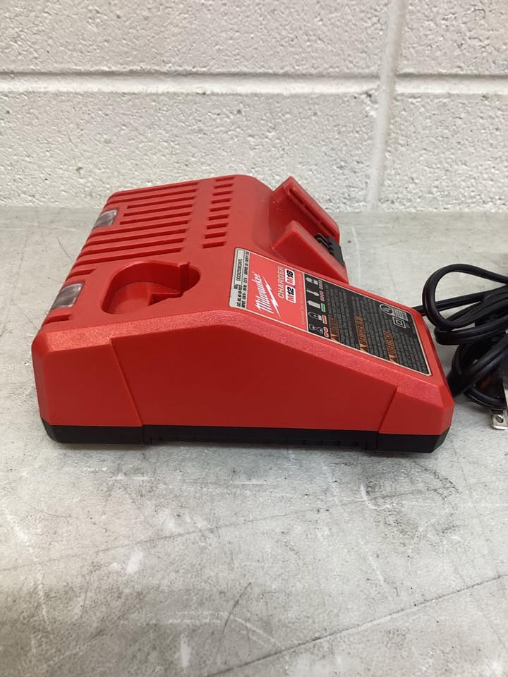 Lightly Used Milwaukee M12 and M18 12-Volt/18-Volt Lithium-Ion Multi-Voltage Battery Charger