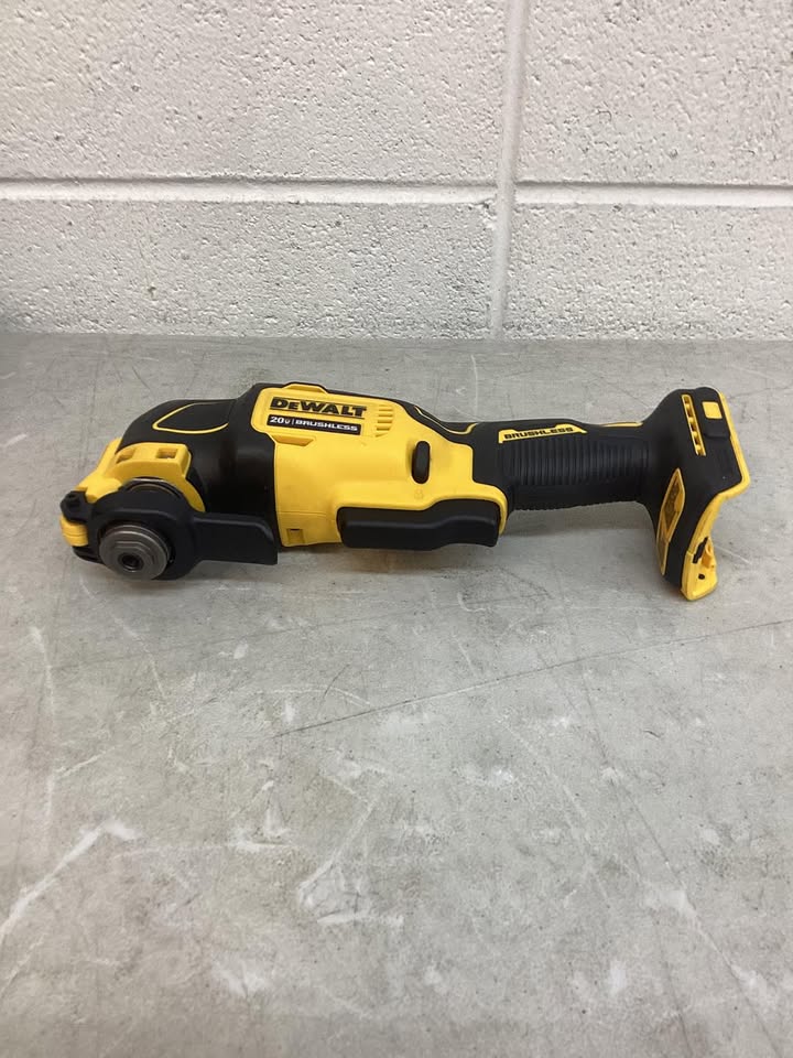 Lightly Used Dewalt ATOMIC 20V MAX Cordless Brushless Oscillating Multi Tool (Tool Only)