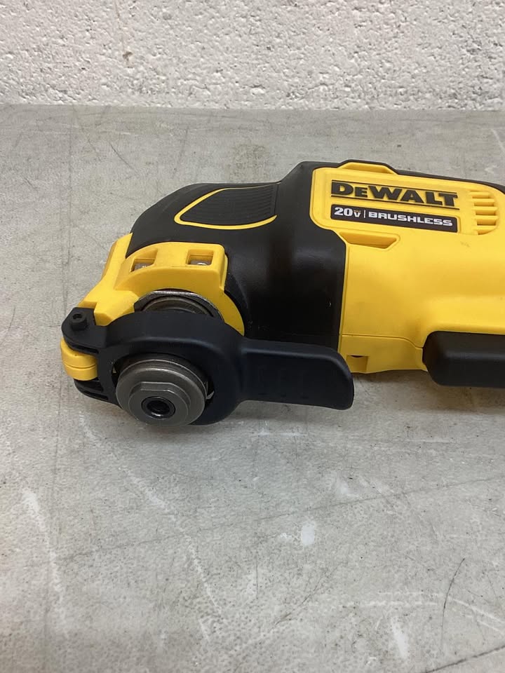 Lightly Used Dewalt ATOMIC 20V MAX Cordless Brushless Oscillating Multi Tool (Tool Only)