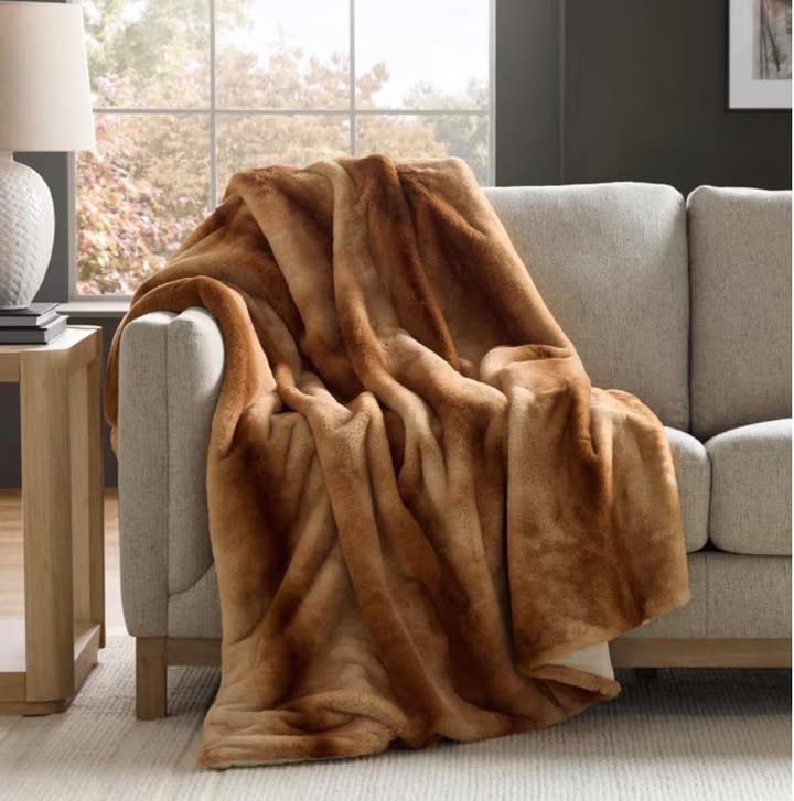 Member's Mark Luxury Faux Fur Throw, 60" x 70"