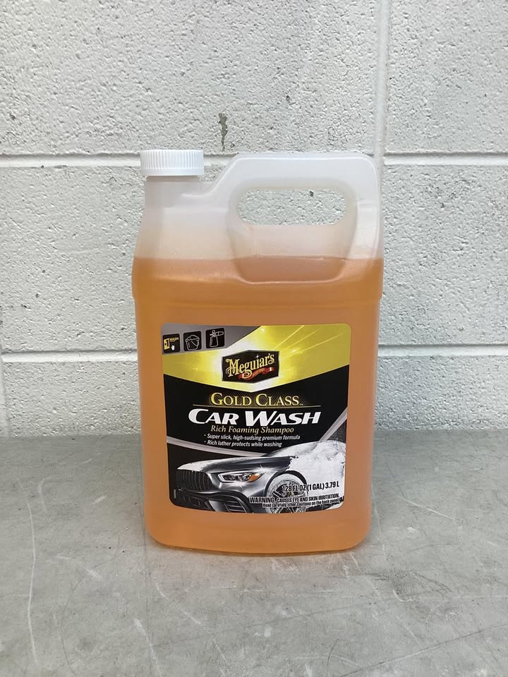 Meguiar's Gold Class Car Wash, Shampoo & Conditioner Foam, 1 Gallon (128 Oz.)