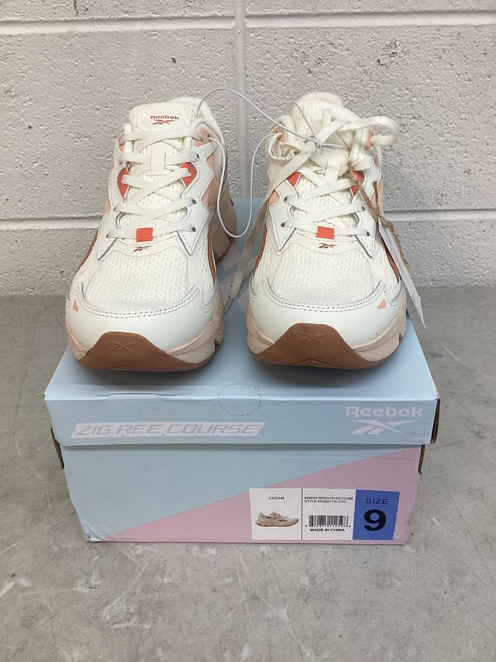 Reebok Women's Zig Recourse Running Sneaker Size 9