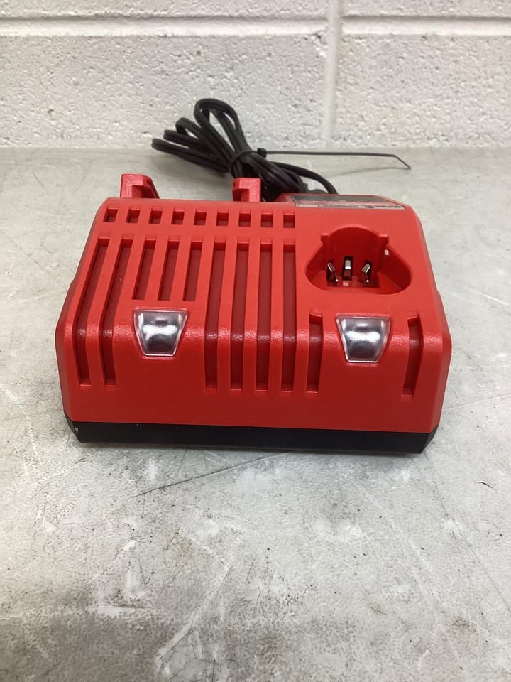 Lightly Used Milwaukee M12 and M18 12-Volt/18-Volt Lithium-Ion Multi-Voltage Battery Charger