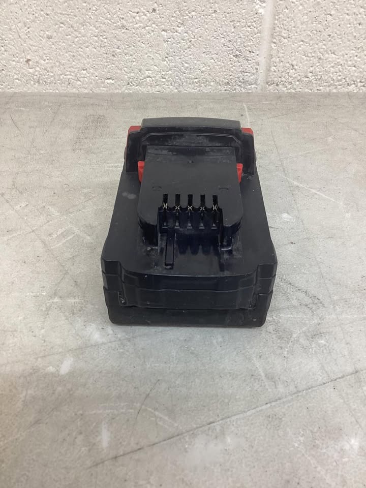 Lightly Used Milwaukee M18 18-Volt 5.0 Ah Lithium-Ion XC Extended Capacity Battery Pack