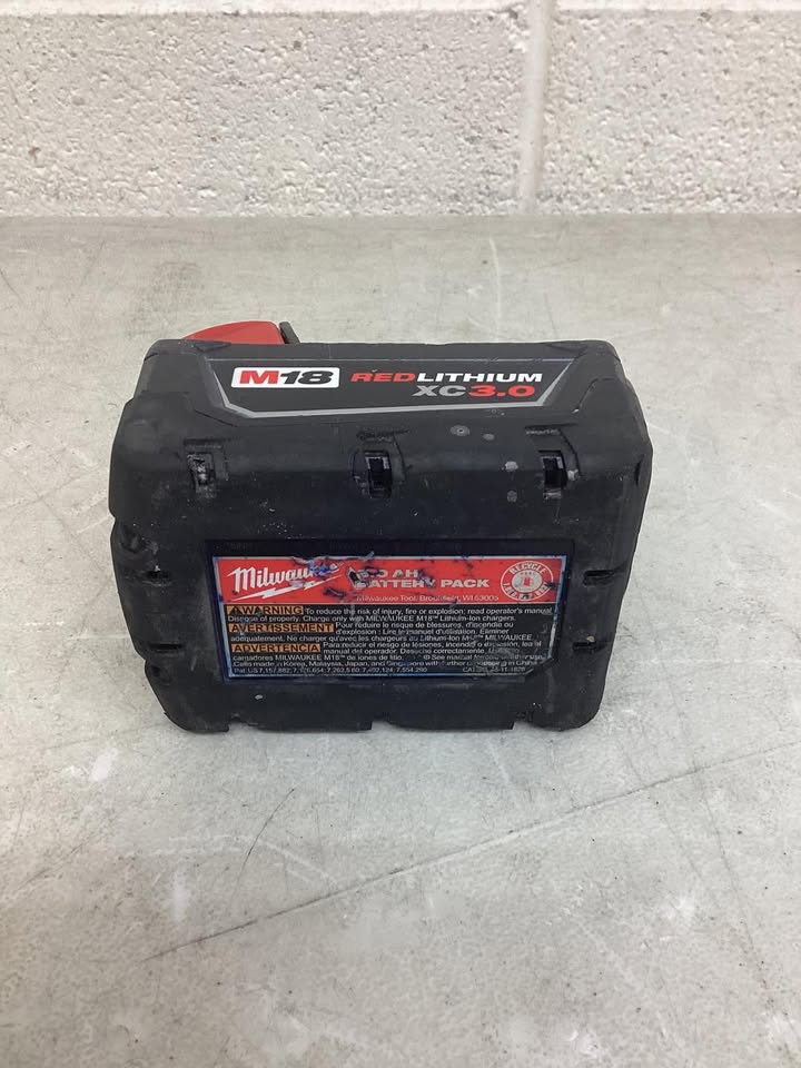 Lightly Used Milwaukee M18 18-Volt Lithium-Ion XC Extended Capacity Battery Pack 3.0Ah