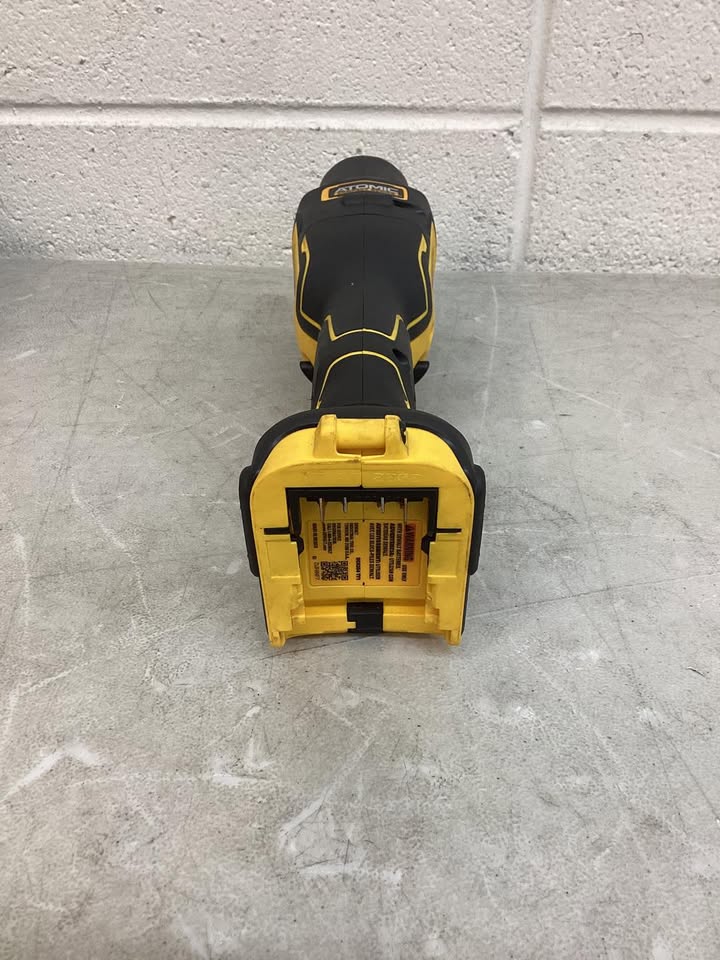 Lightly Used Dewalt ATOMIC 20V MAX Cordless Brushless Oscillating Multi Tool (Tool Only)