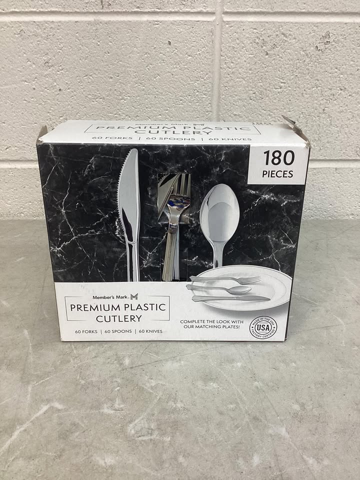 Member's Mark Premium Silver-Look Cutlery Combo 180 ct. Member's Mark Premium Silver-Look Cutlery Combo 180 ct.