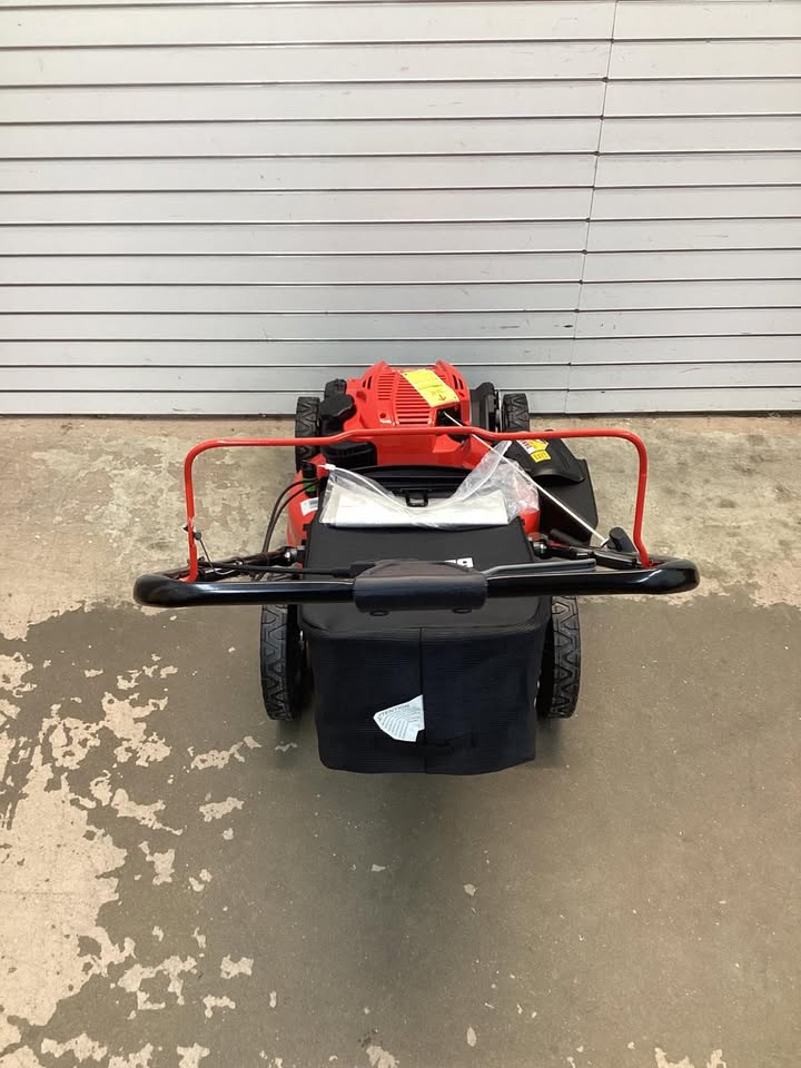 CRAFTSMAN M230 21-in Gas Self-propelled lawn mower with 163-cc Briggs and Stratton Engine