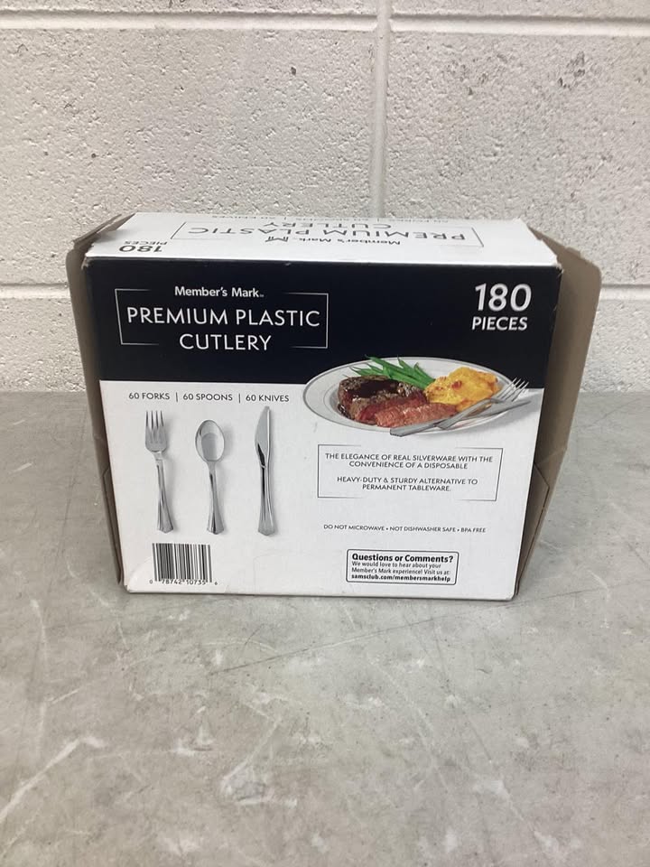 Member's Mark Premium Silver-Look Cutlery Combo 180 ct. Member's Mark Premium Silver-Look Cutlery Combo 180 ct.