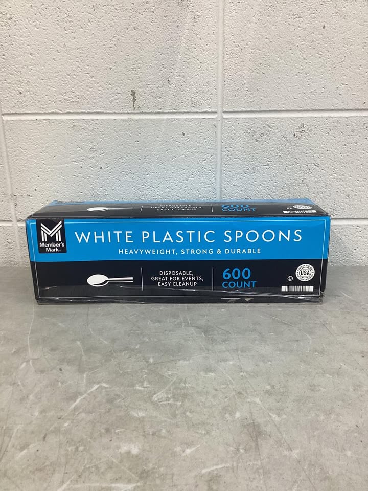 Member's Mark Heavyweight White Plastic Spoons, 600 ct.