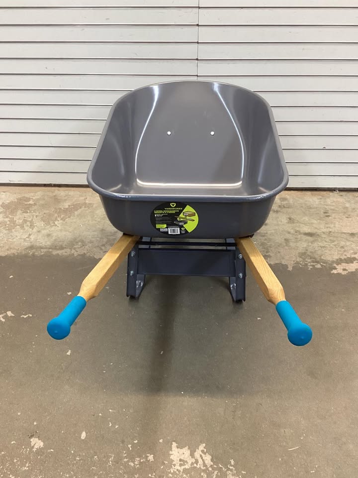 Yardworks Steel Tray 2-Wheel Garden Wheelbarrow, 6-cu-ft