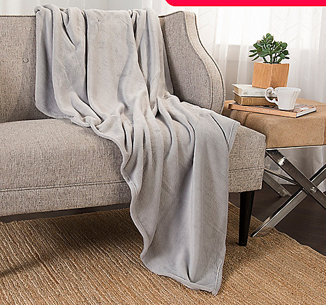 Cozelle 80" x 60" Oversized Plush Throw w/ Sherpa Trimmed Bag