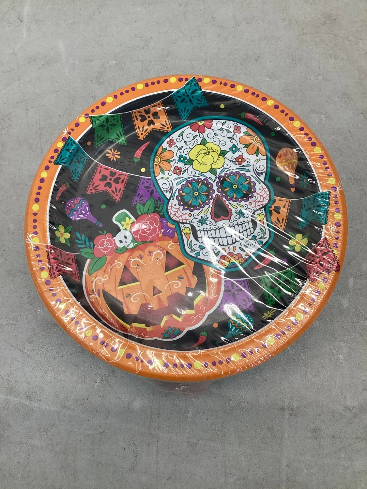 Member's Mark Halloween Disposable Paper Plates 10 1/16" Diameter 85 count